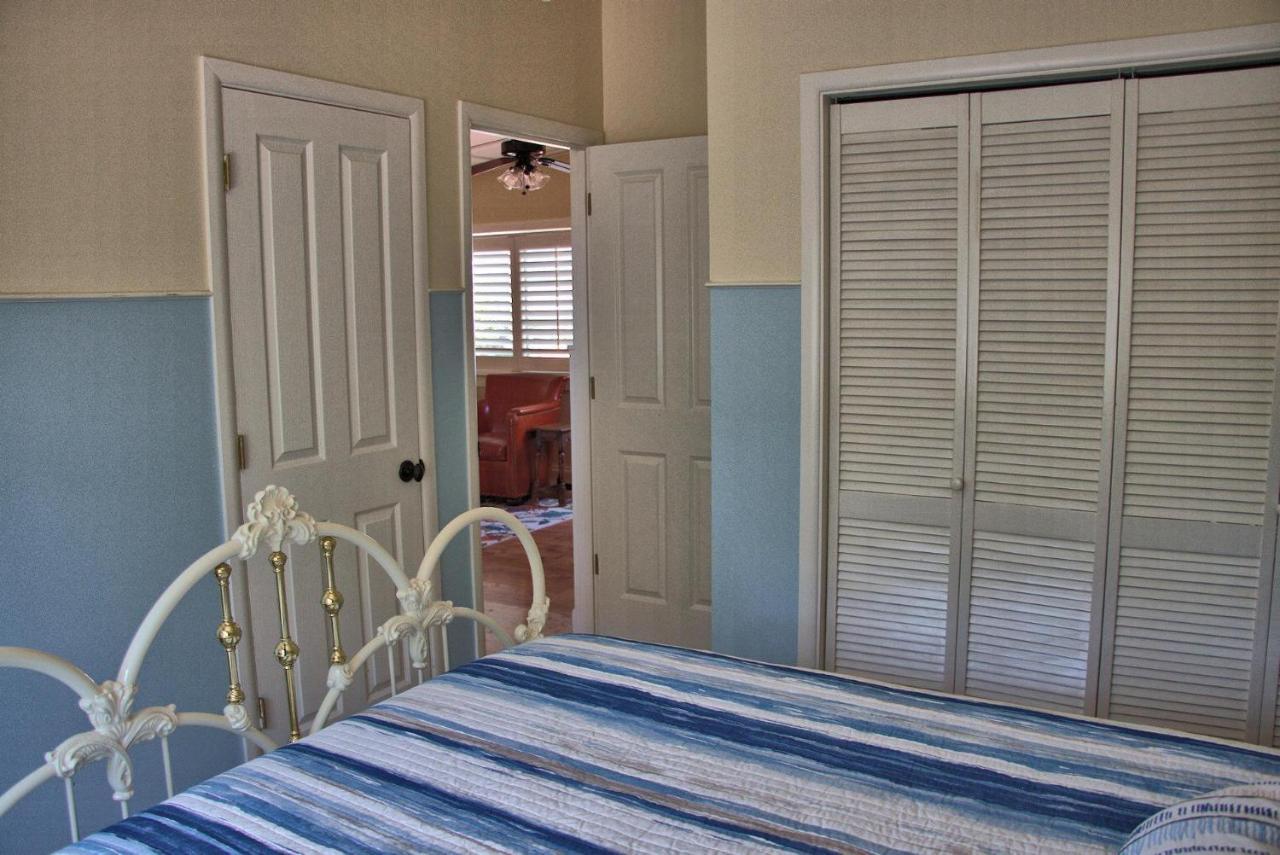 1801 Downing Ave. *